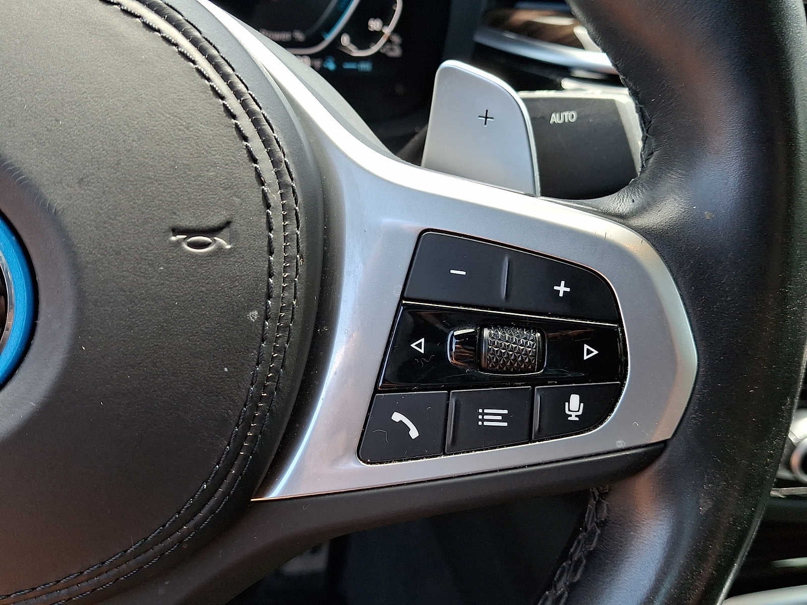 2023 BMW 5 Series 530e xDrive Plug-In Hybrid