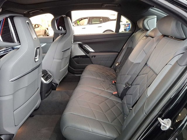 2025 BMW i7 xDrive60 Sedan