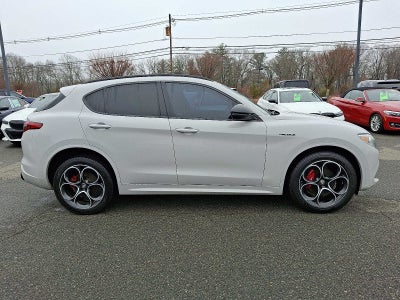 2022 Alfa Romeo Stelvio Veloce AWD