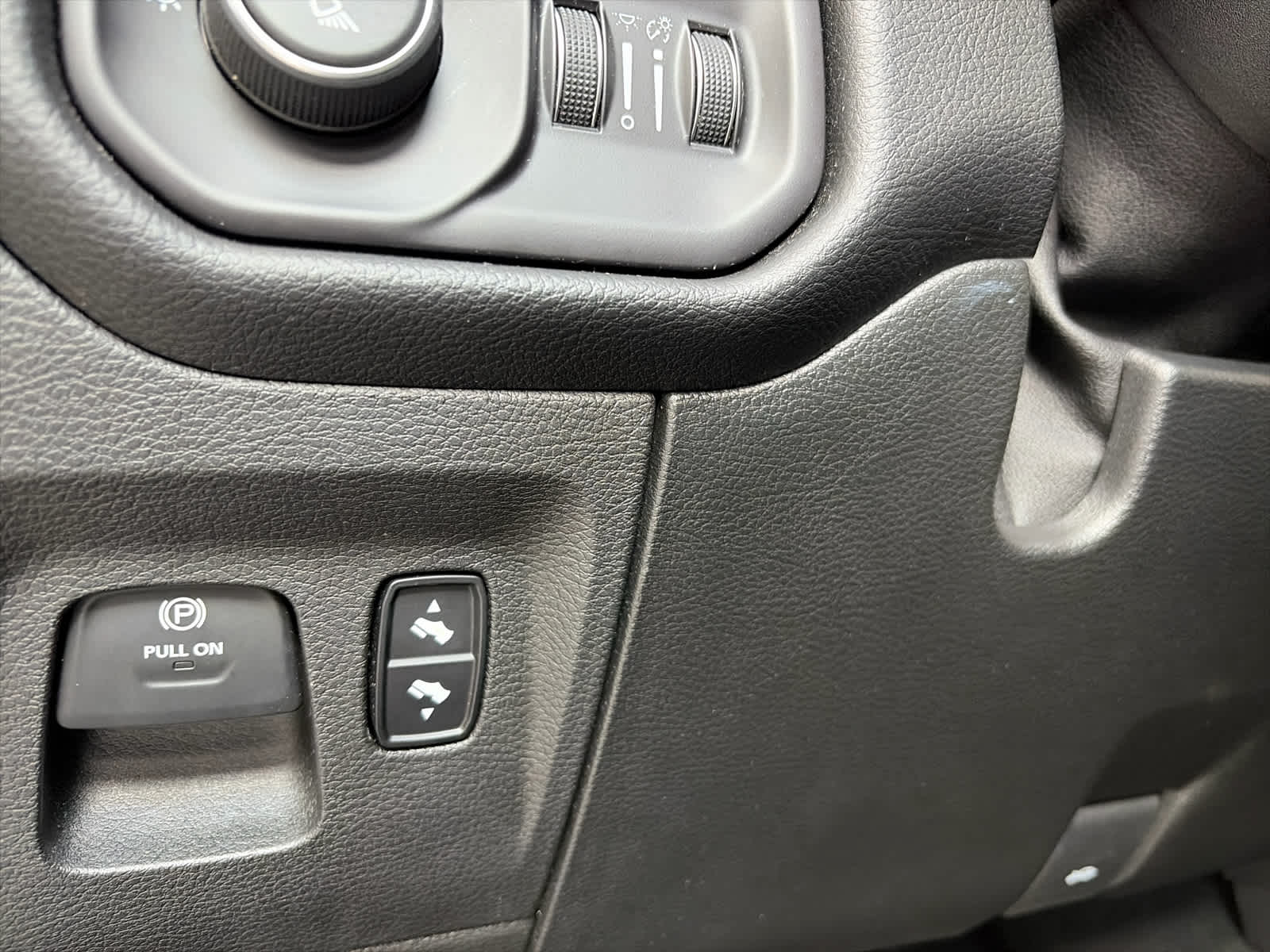 2019 RAM 1500 Big Horn/Lone Star 4x4 Quad Cab 64 Box