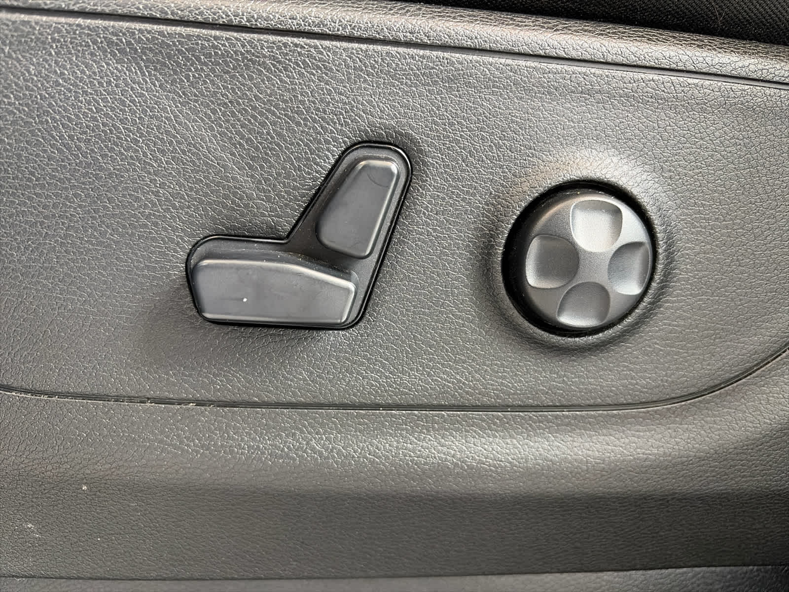 2019 RAM 1500 Big Horn/Lone Star 4x4 Quad Cab 64 Box