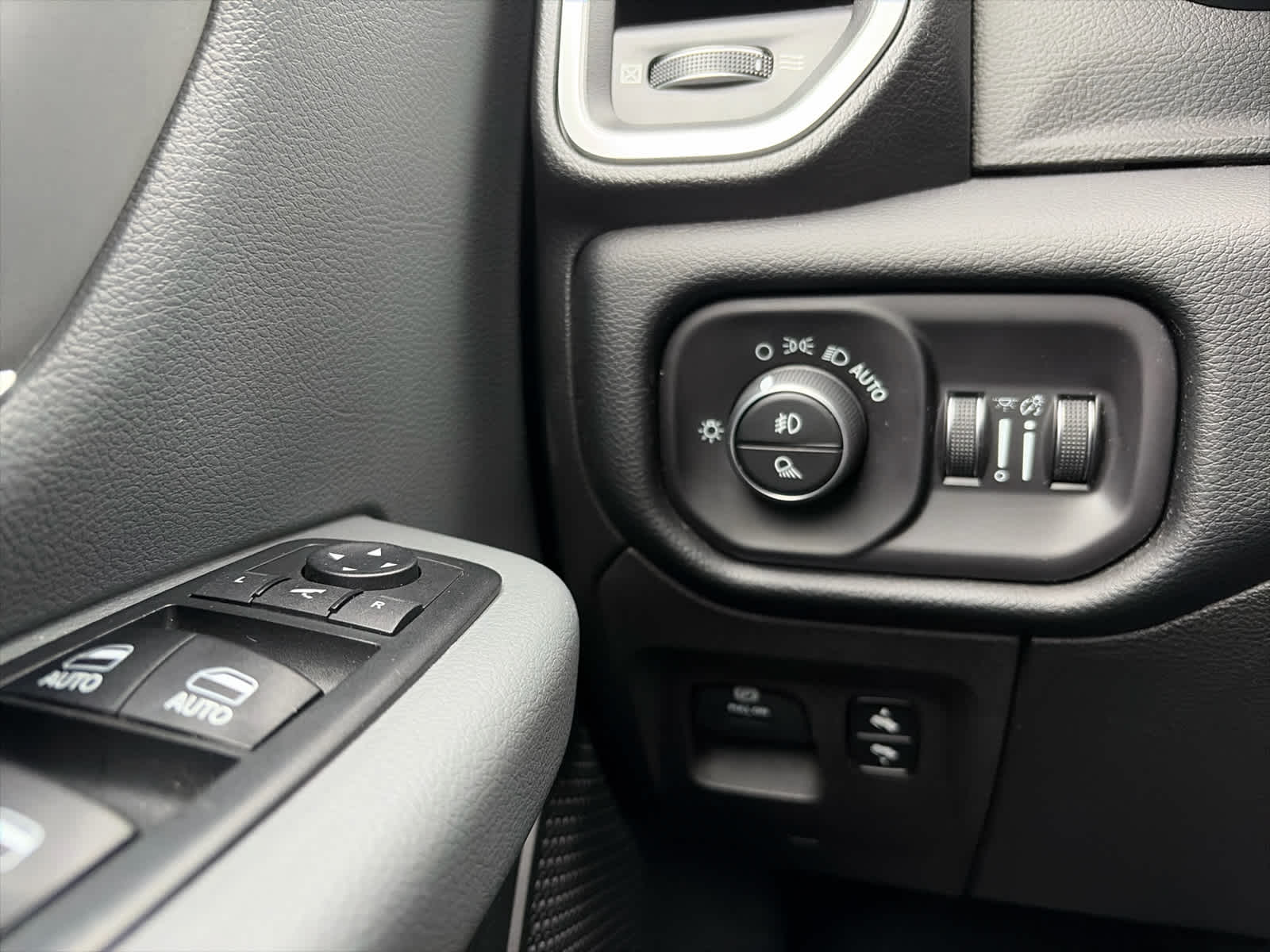 2019 RAM 1500 Big Horn/Lone Star 4x4 Quad Cab 64 Box