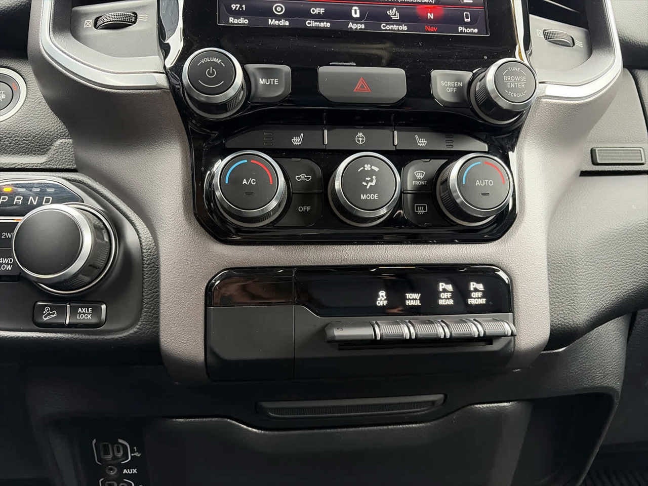 2019 RAM 1500 Big Horn/Lone Star 4x4 Quad Cab 64 Box