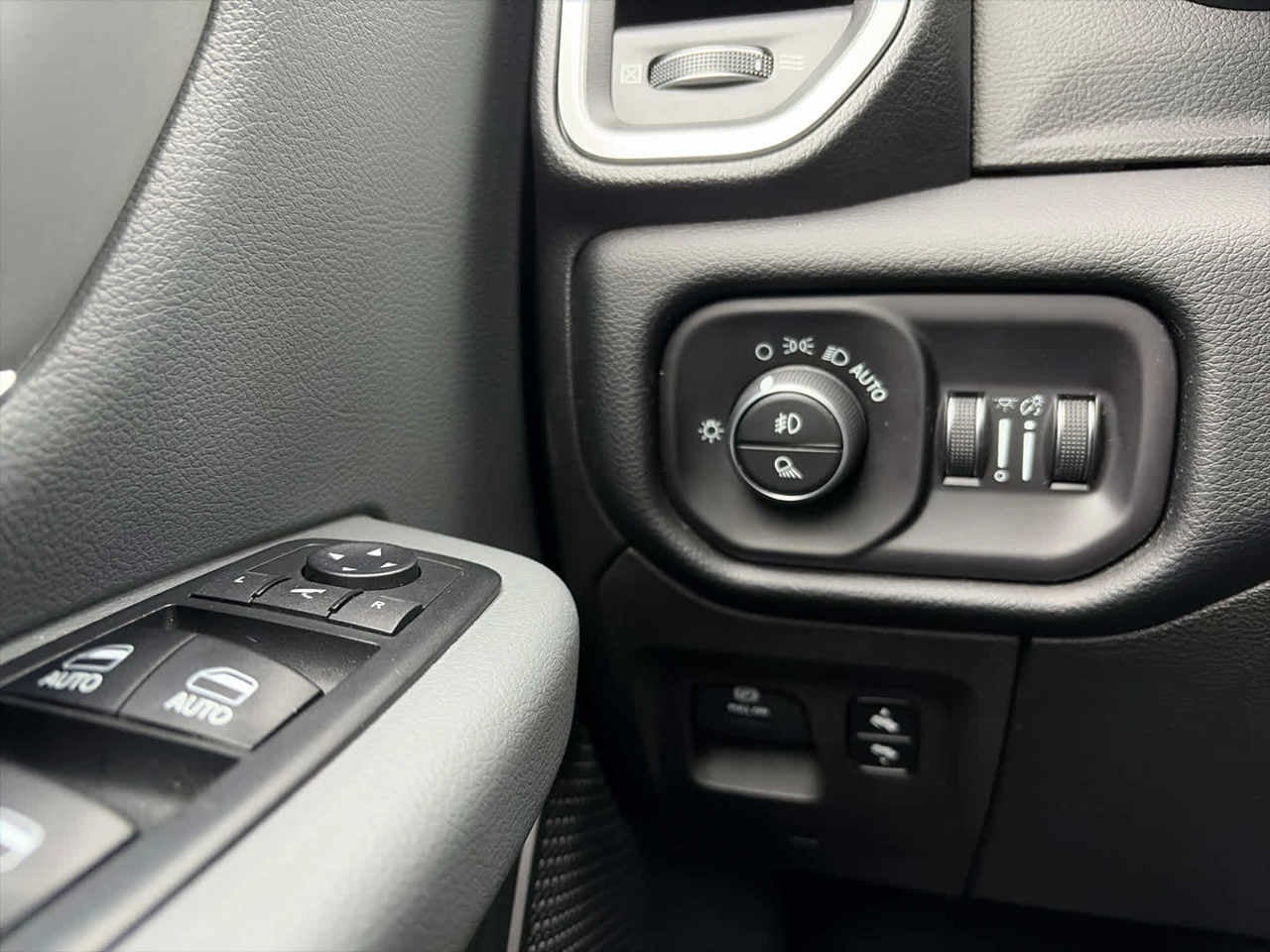2019 RAM 1500 Big Horn/Lone Star 4x4 Quad Cab 64 Box
