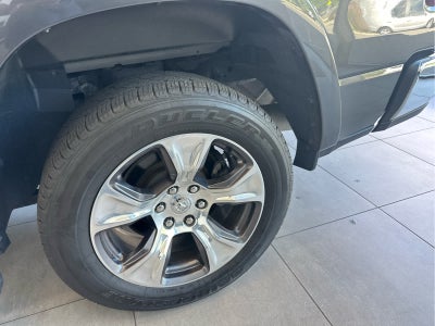 2022 RAM 1500 Laramie 4x4 Crew Cab 57 Box