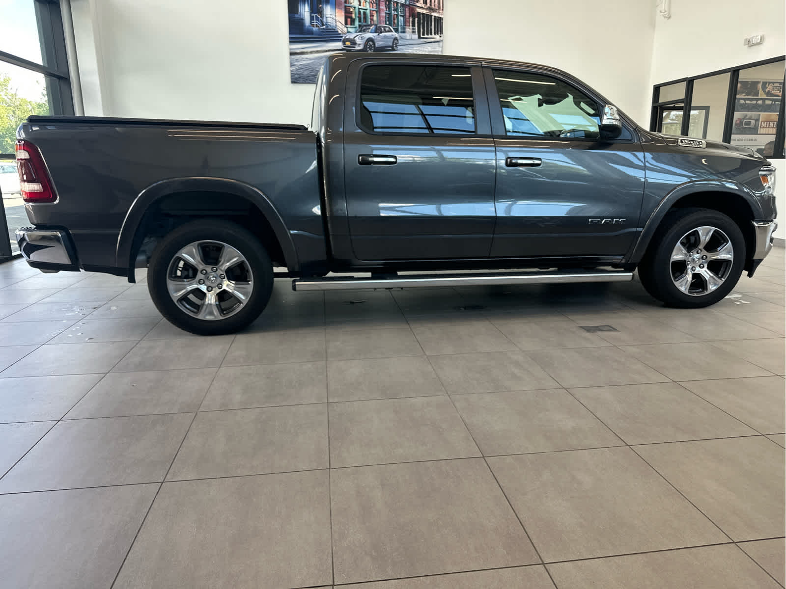 2022 RAM 1500 Laramie 4x4 Crew Cab 57 Box