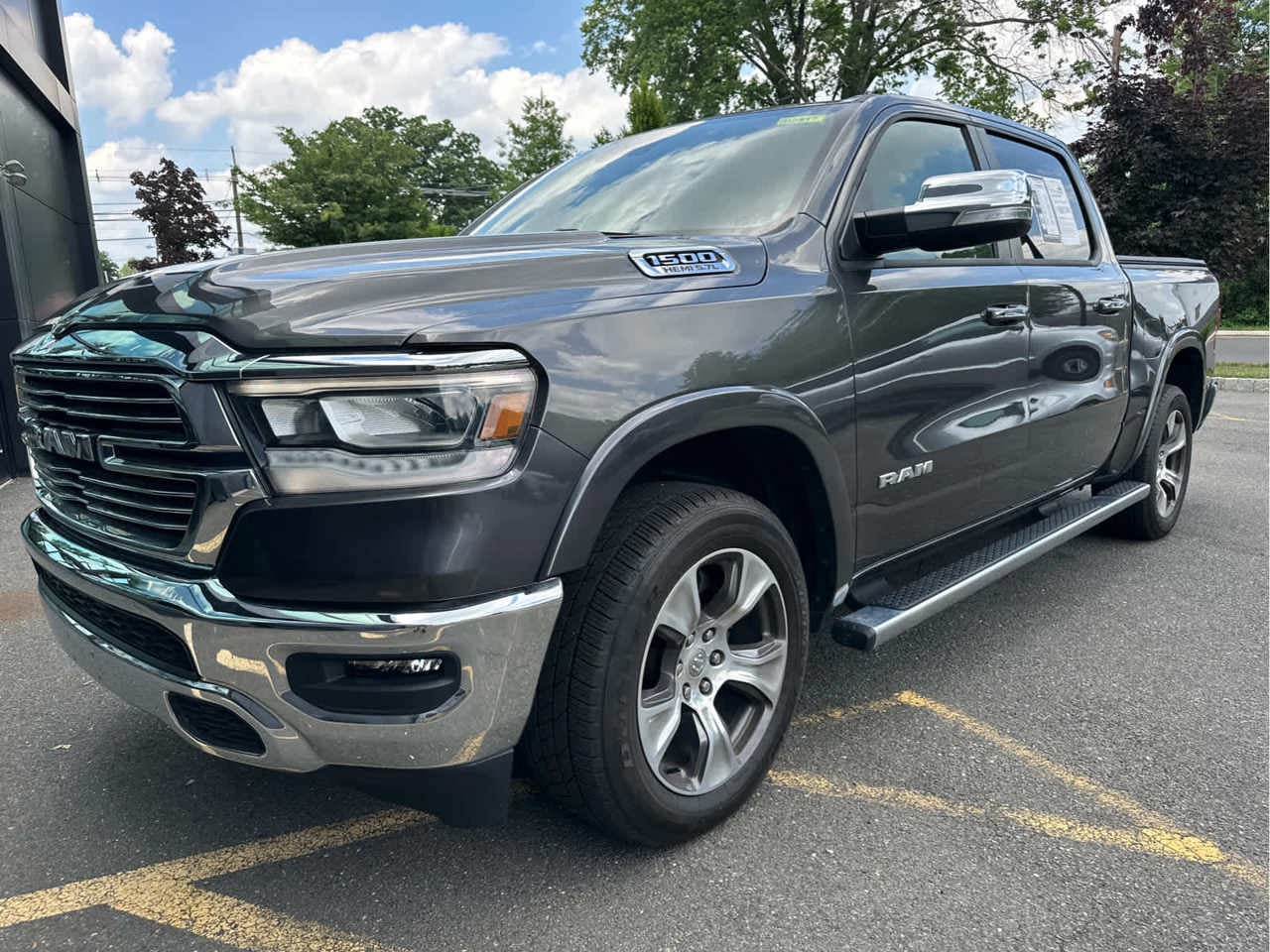 2022 RAM 1500 Laramie 4x4 Crew Cab 57 Box