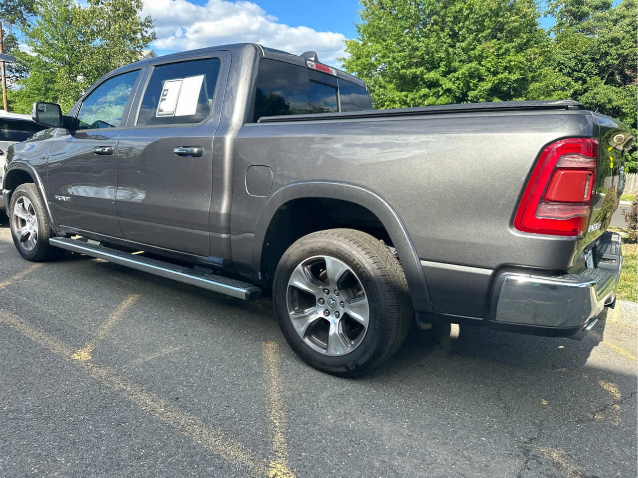 2022 RAM 1500 Laramie 4x4 Crew Cab 57 Box