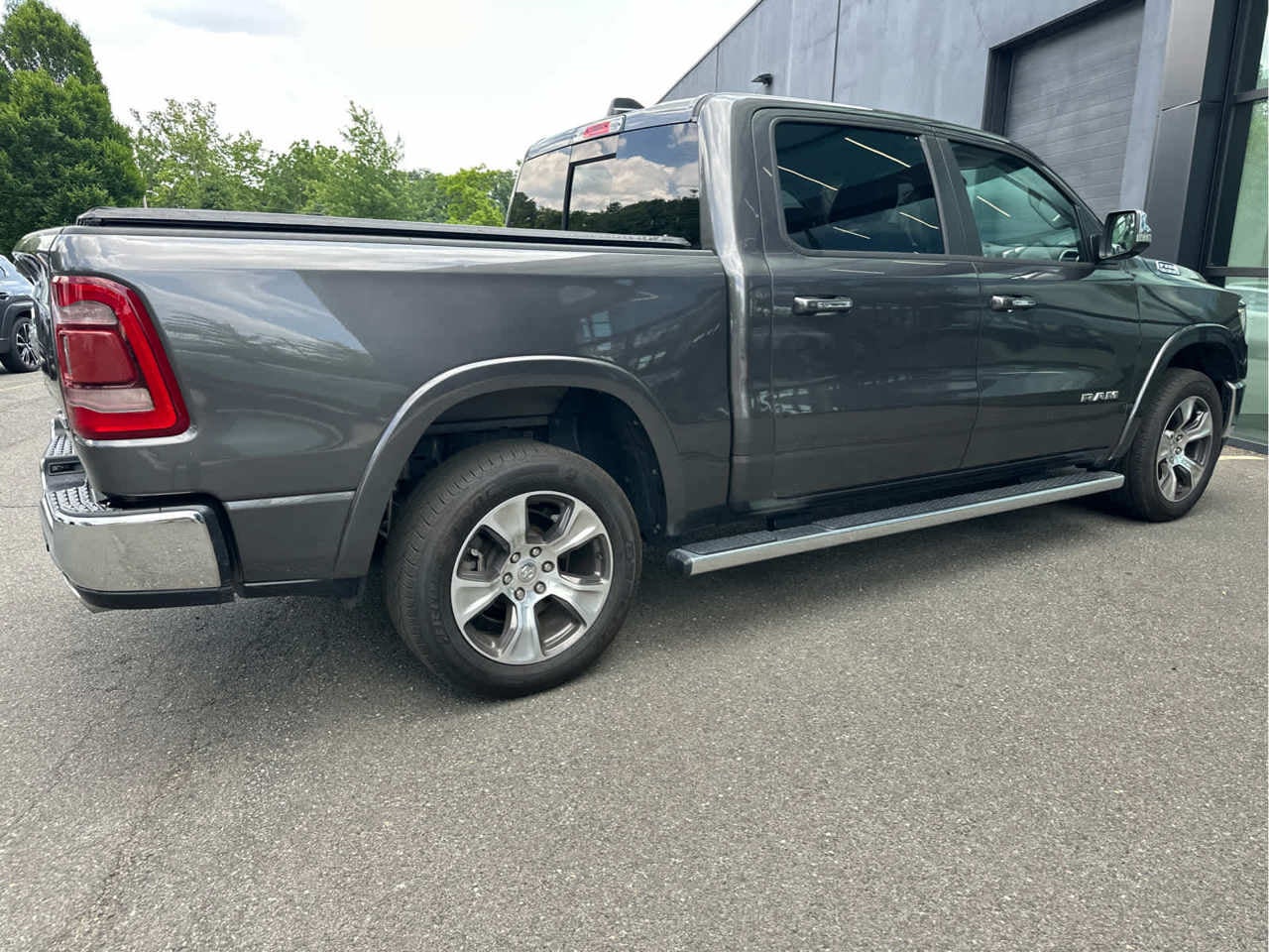 2022 RAM 1500 Laramie 4x4 Crew Cab 57 Box