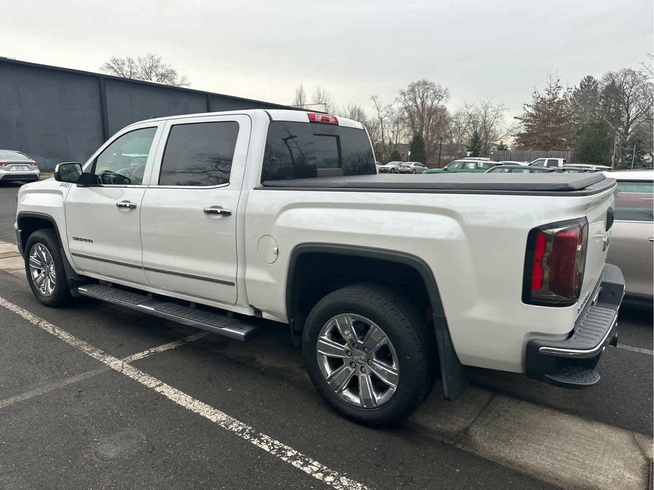 2018 GMC Sierra 1500 4WD Crew Cab 143.5 SLT