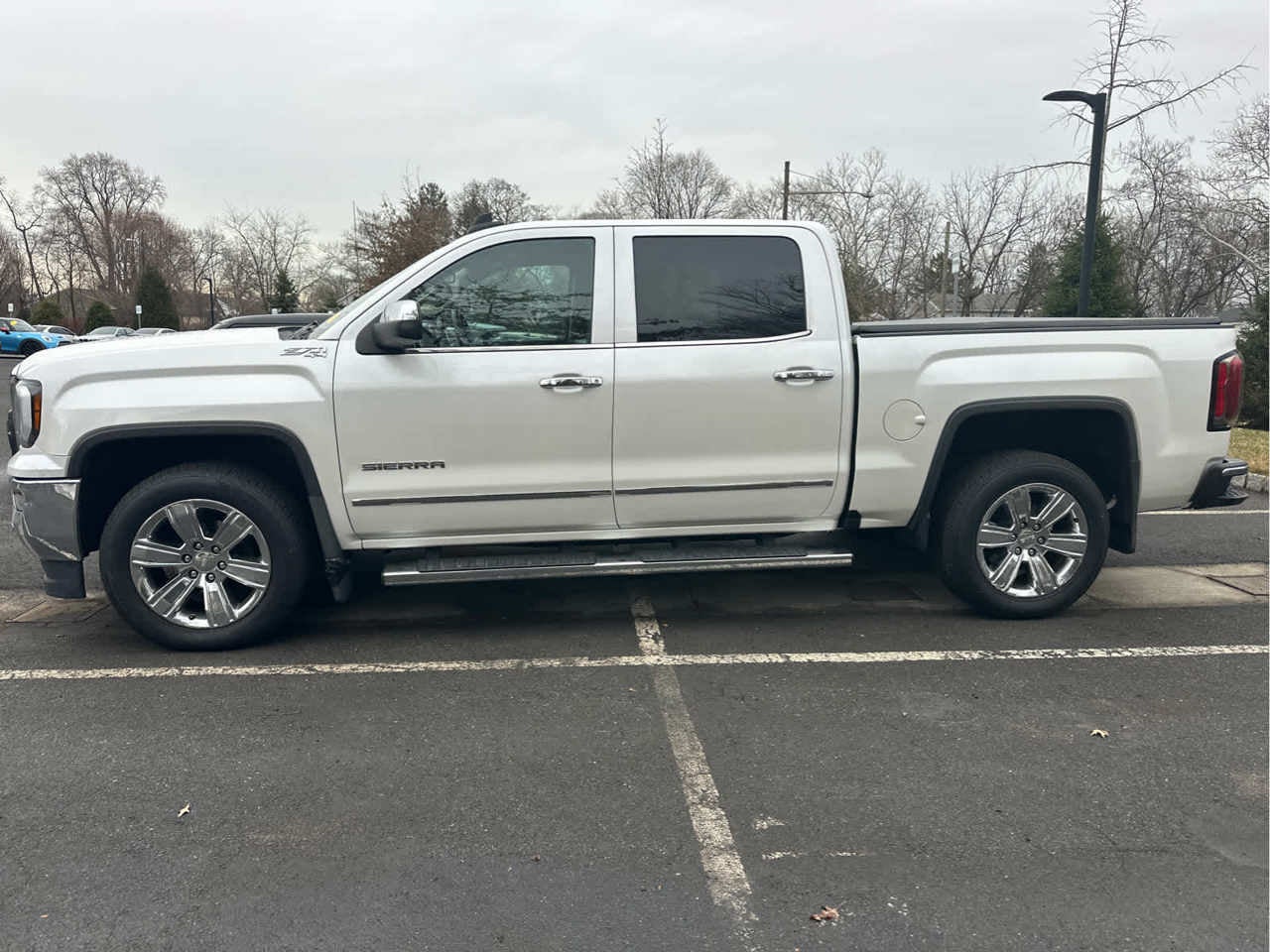 2018 GMC Sierra 1500 4WD Crew Cab 143.5 SLT