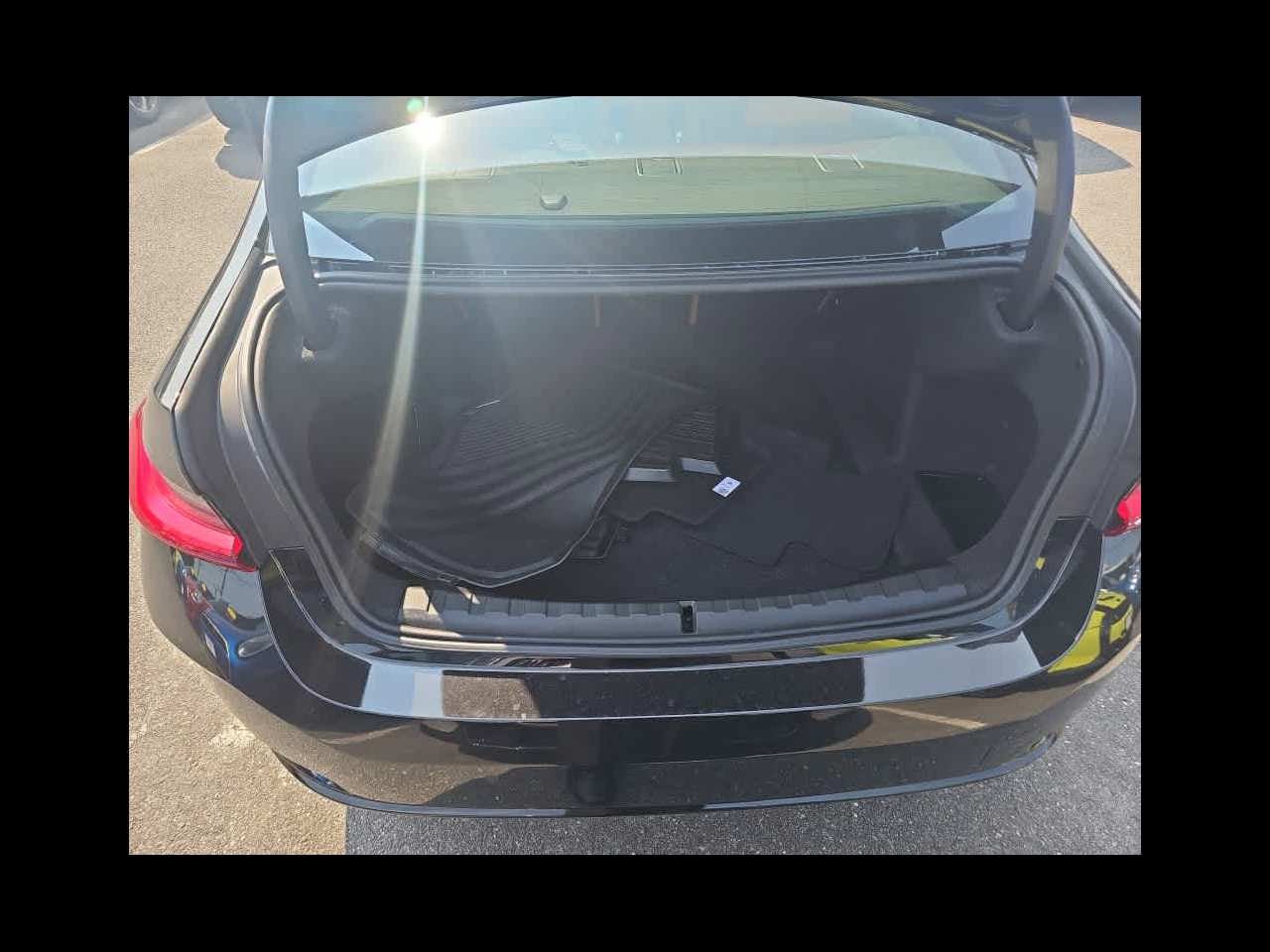 2023 BMW 3 Series 330i xDrive Sedan