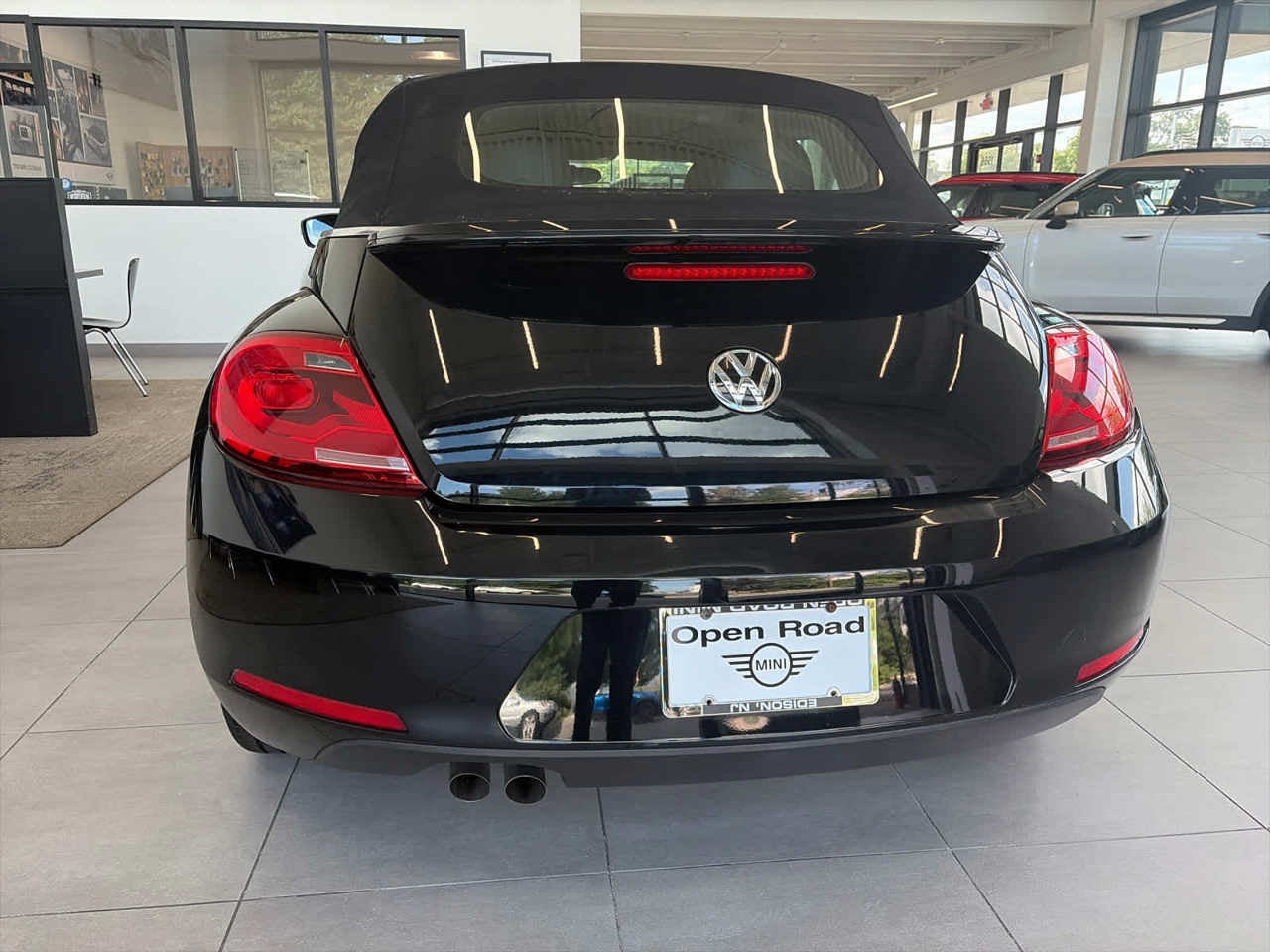 2014 Volkswagen Beetle Convertible 2dr Auto 2.5L PZEV *Ltd Avail*