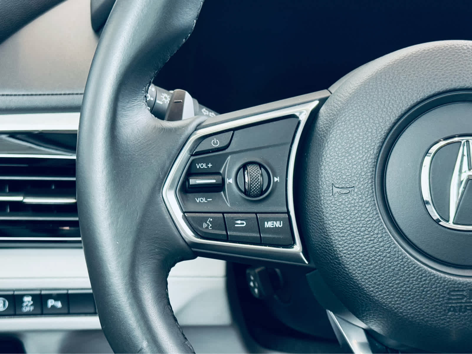2025 Acura MDX SH-AWD w/Technology Package