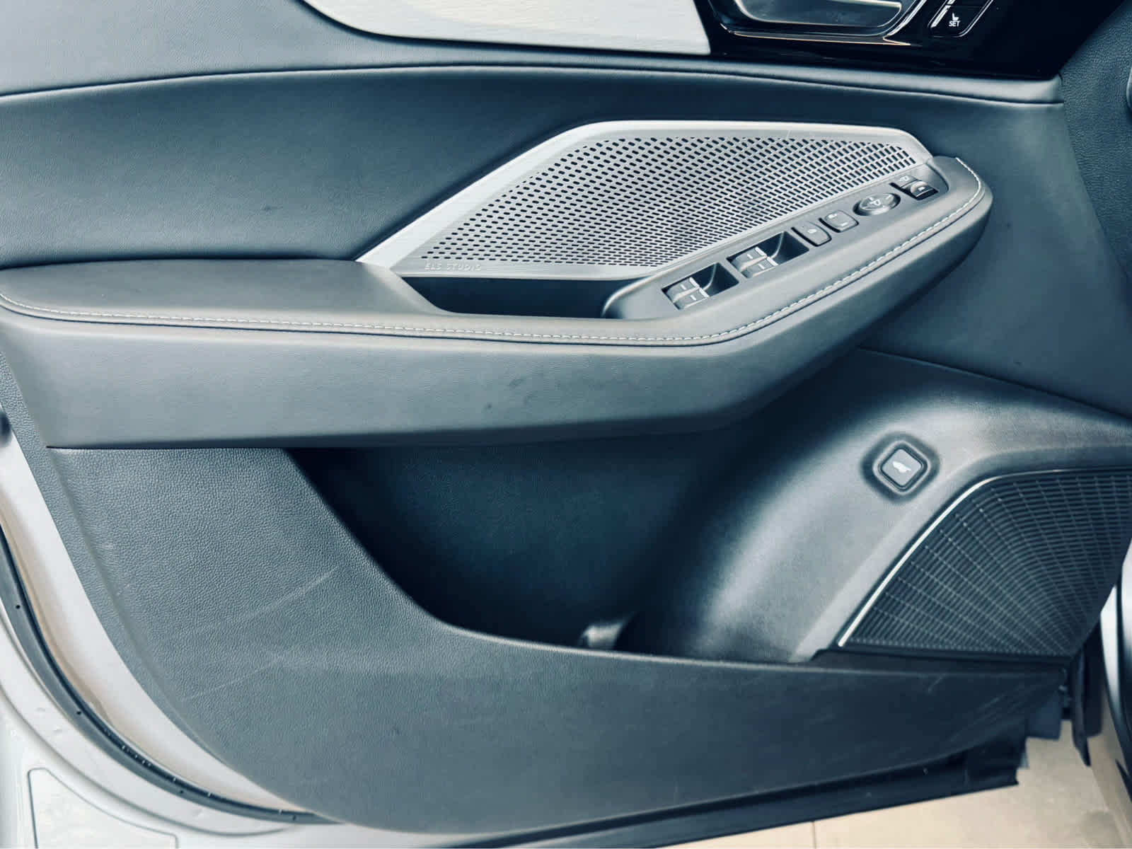 2024 Acura MDX SH-AWD w/Technology Package