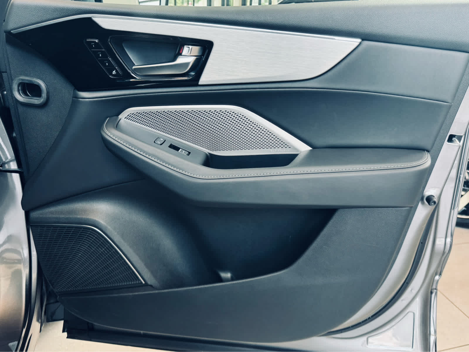 2024 Acura MDX SH-AWD w/Technology Package