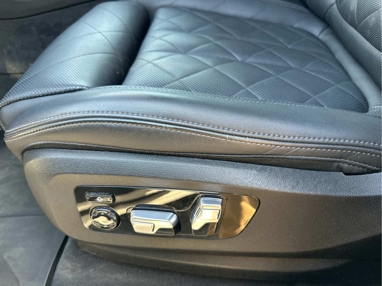 2024 BMW X7 xDrive40i Sports Activity Vehicle