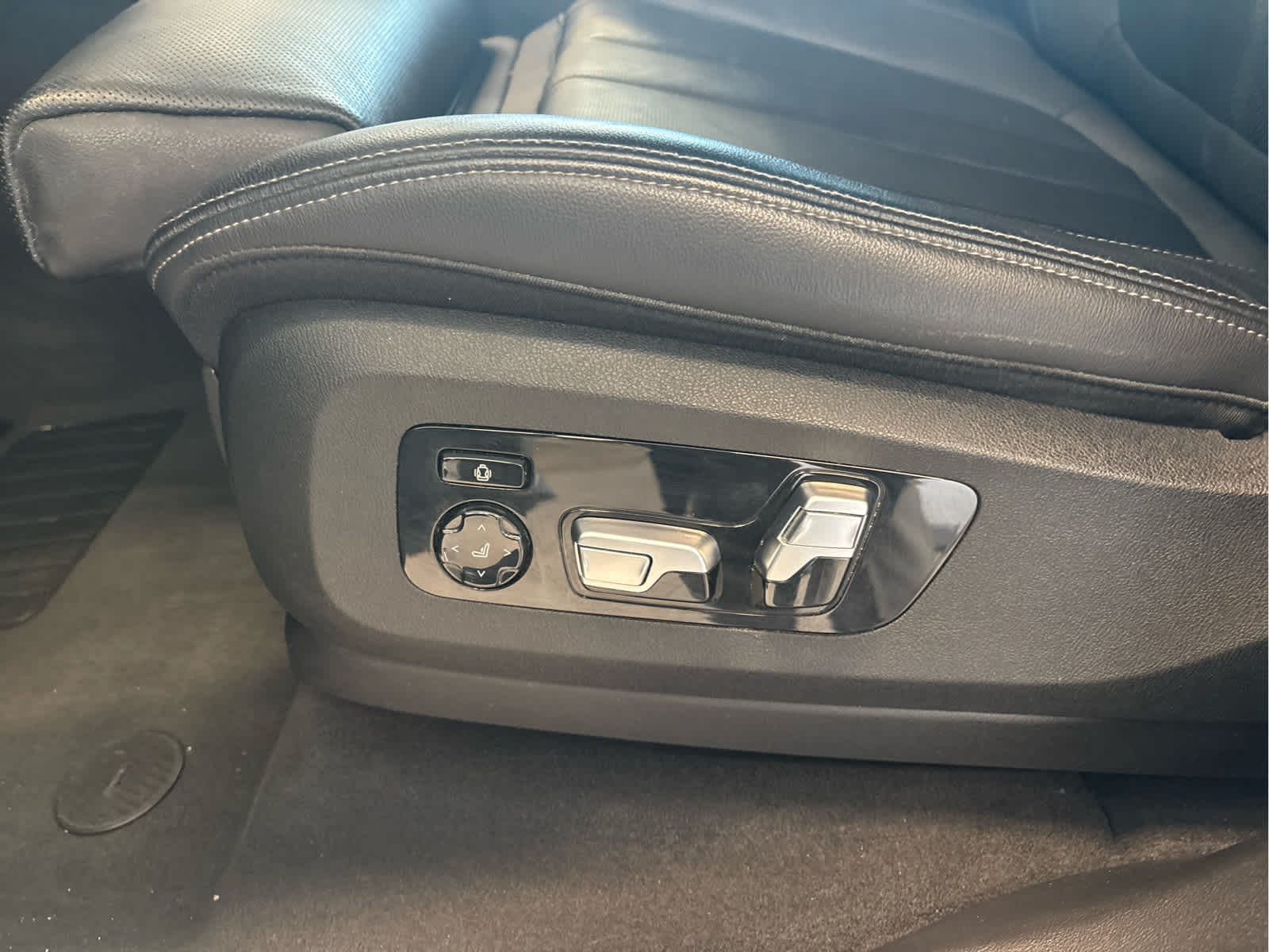 2019 BMW X7 xDrive50i Sports Activity Vehicle