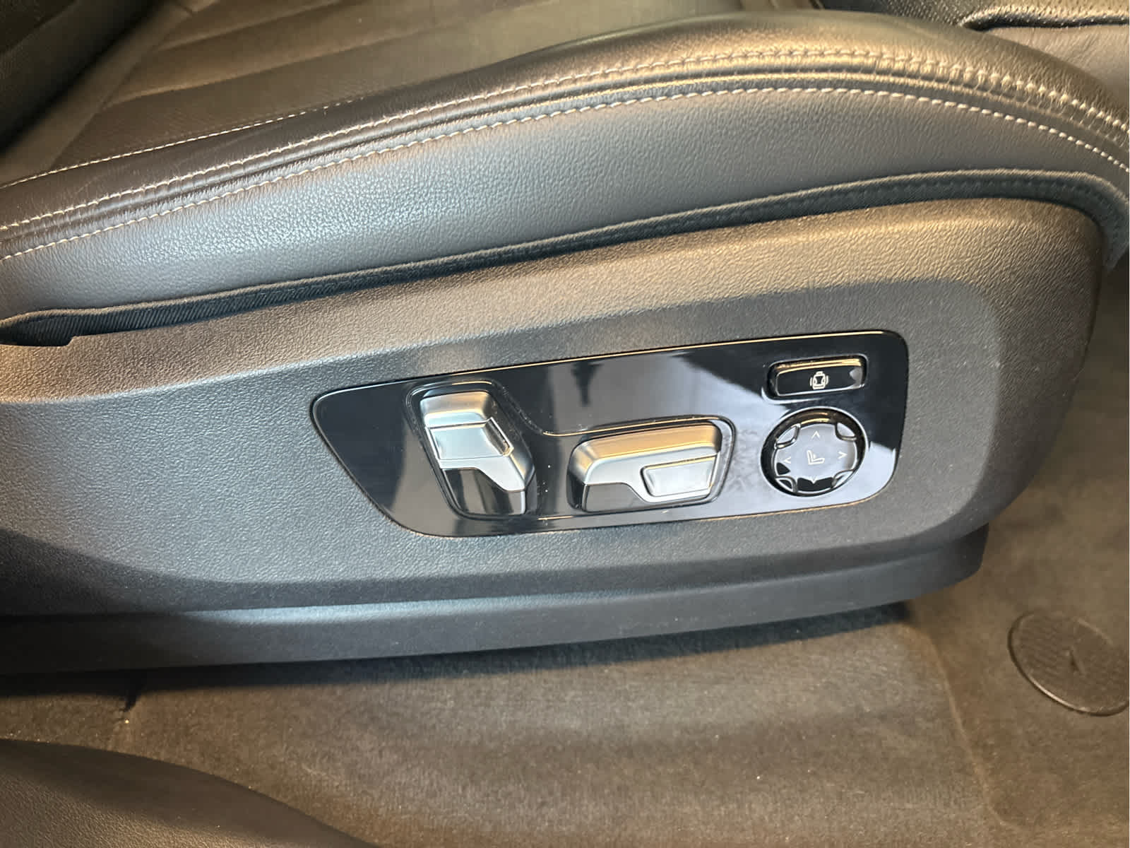 2019 BMW X7 xDrive50i Sports Activity Vehicle