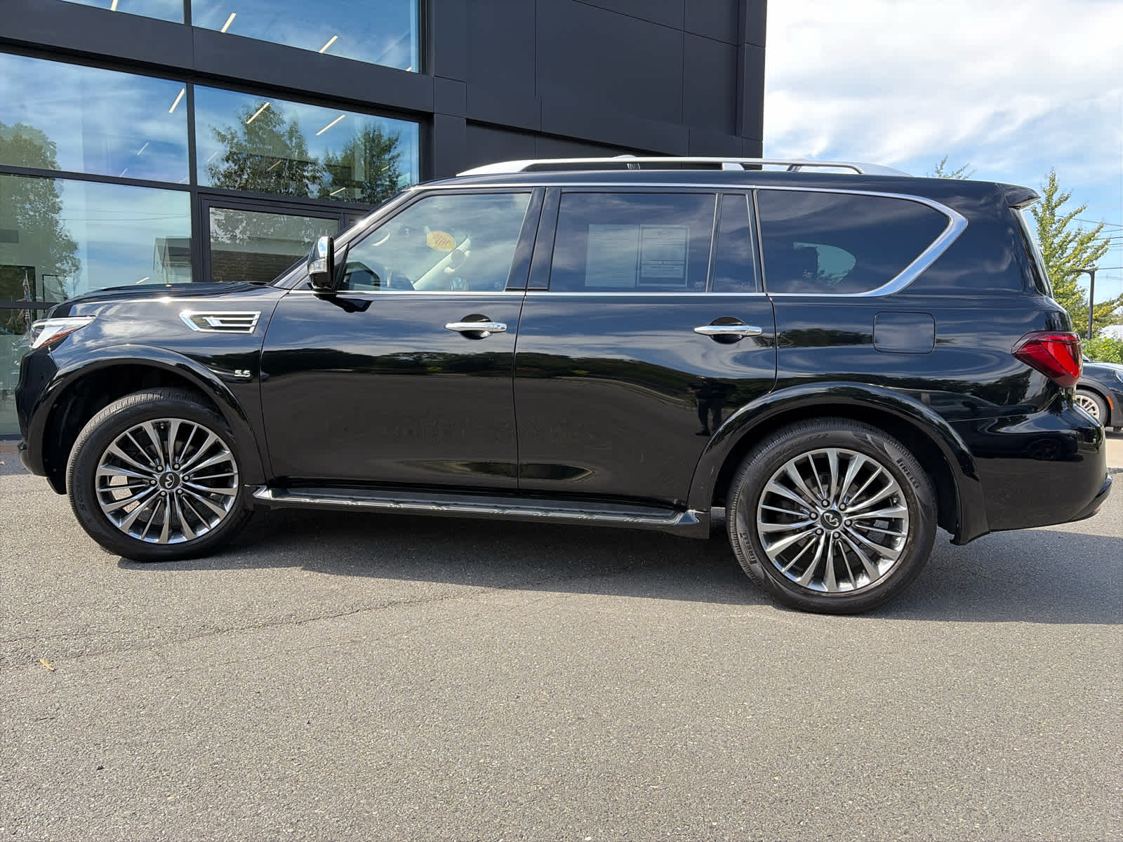 2019 INFINITI QX80 LUXE AWD