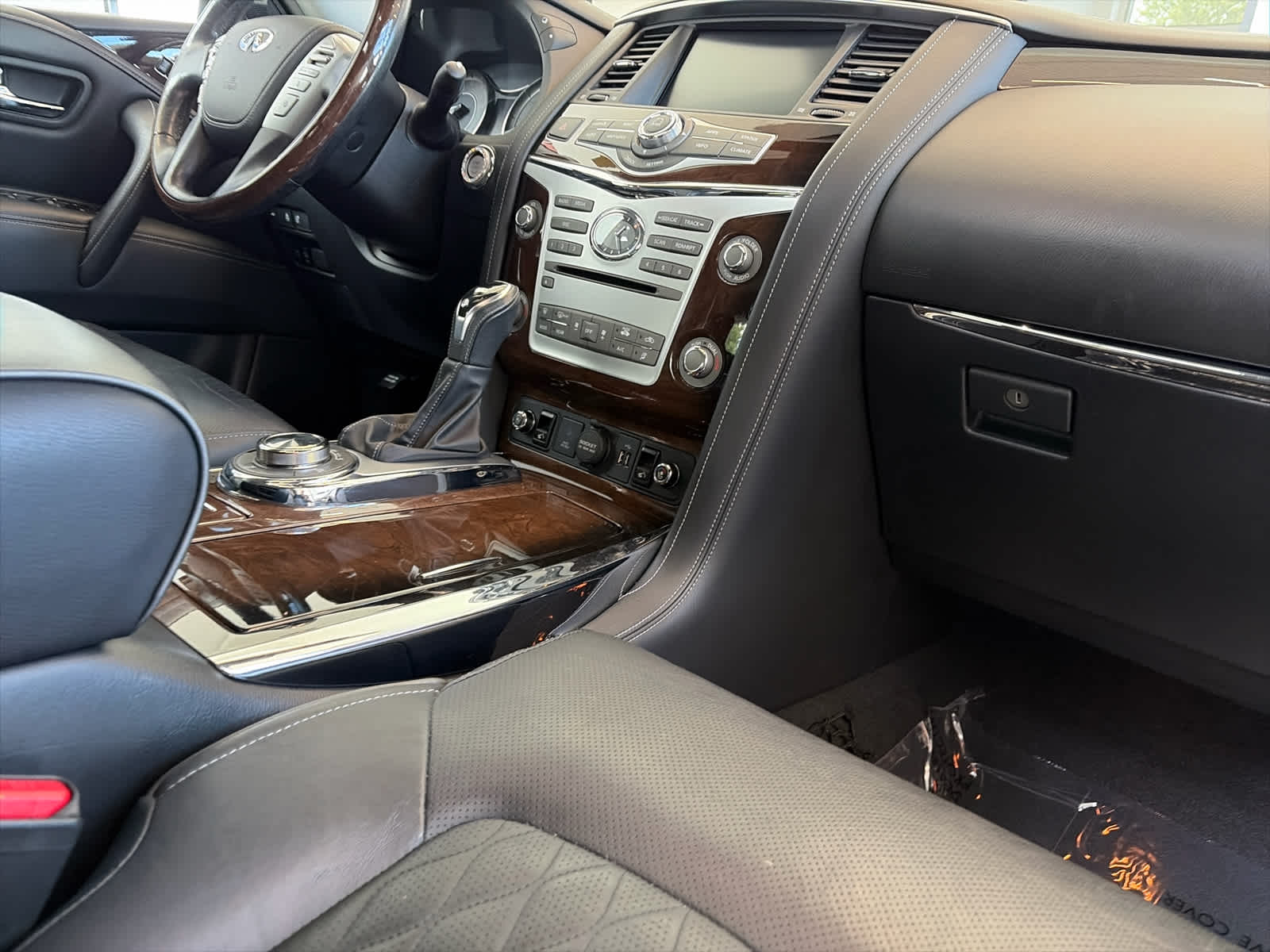 2019 INFINITI QX80 LUXE AWD