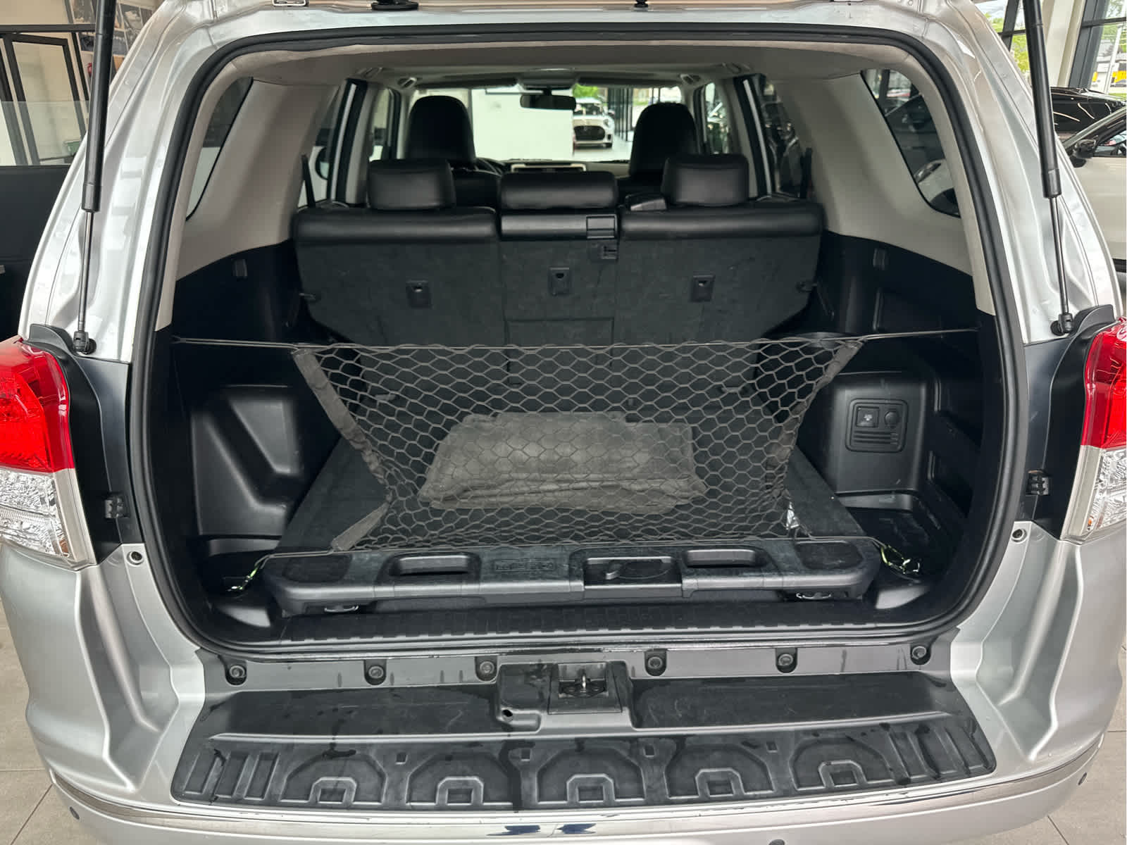 2010 Toyota 4Runner RWD 4dr V6 SR5
