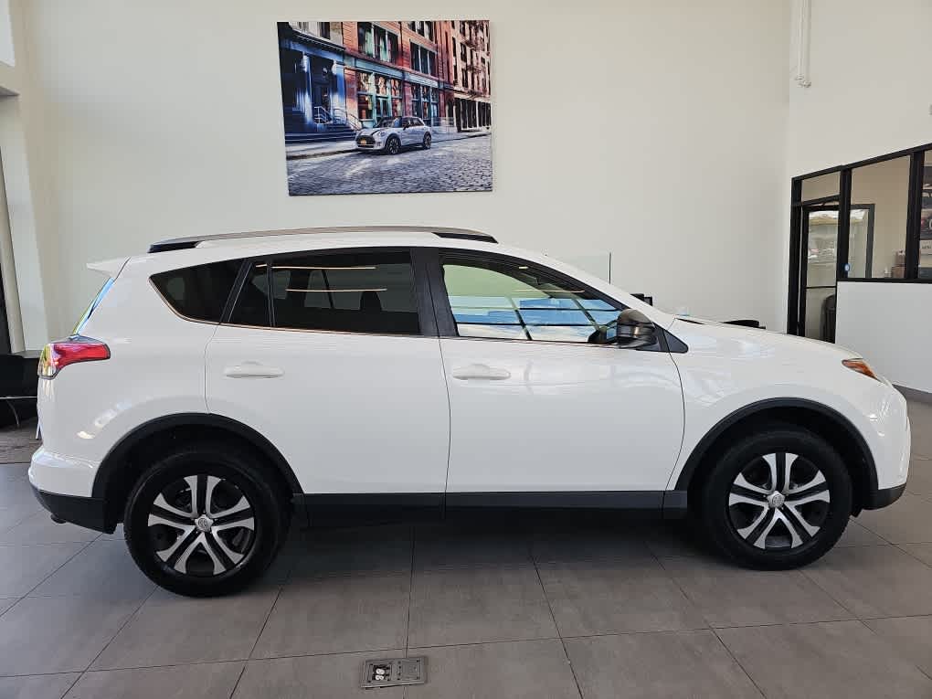 2017 Toyota RAV4 LE AWD
