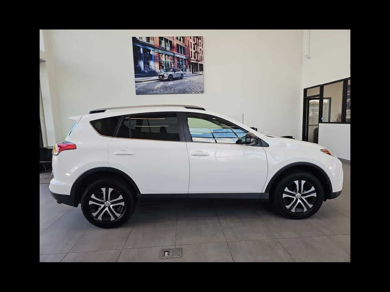 2017 Toyota RAV4 LE AWD