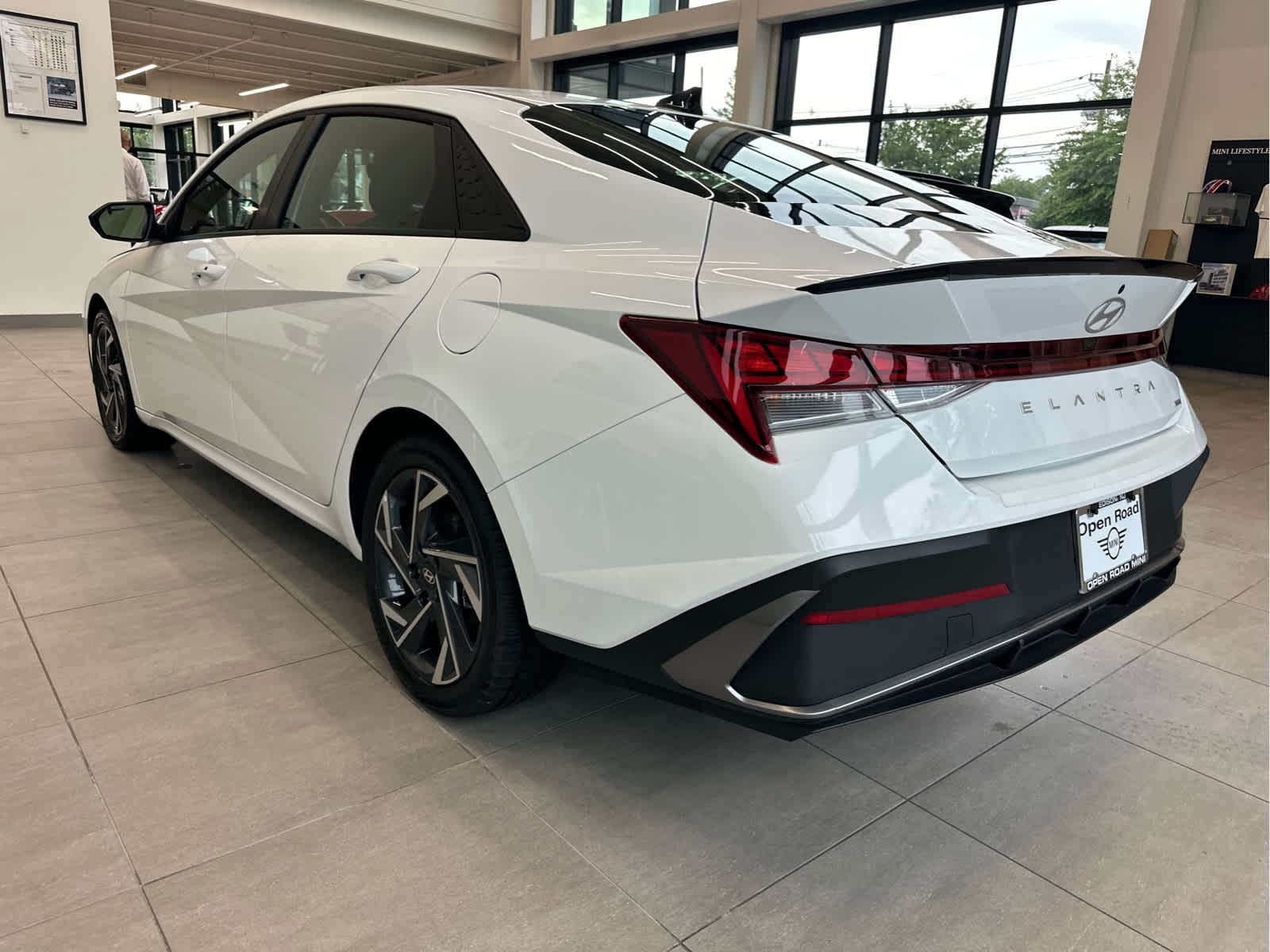 2025 Hyundai Elantra Hybrid SEL Sport DCT