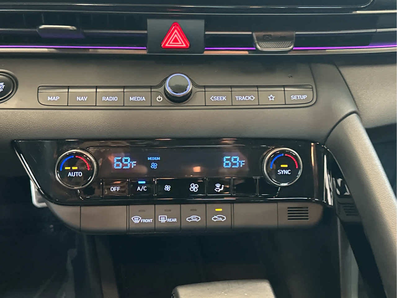 2025 Hyundai Elantra Hybrid SEL Sport DCT