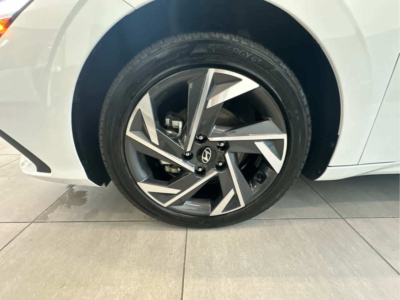2025 Hyundai Elantra Hybrid SEL Sport DCT