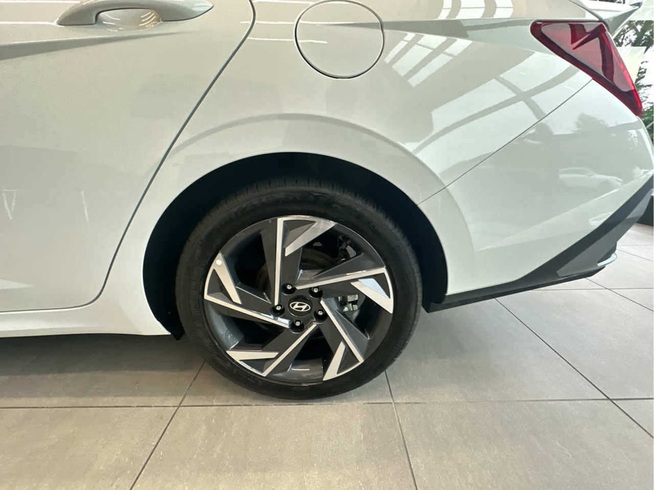 2025 Hyundai Elantra Hybrid SEL Sport DCT