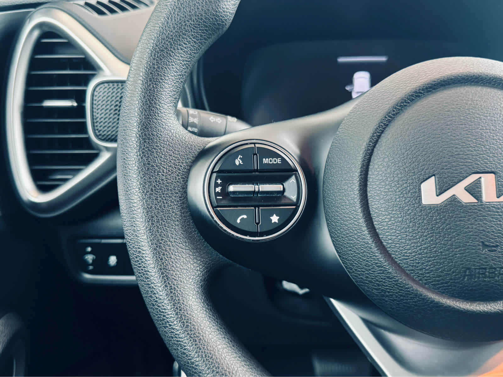 2023 Kia Soul LX IVT