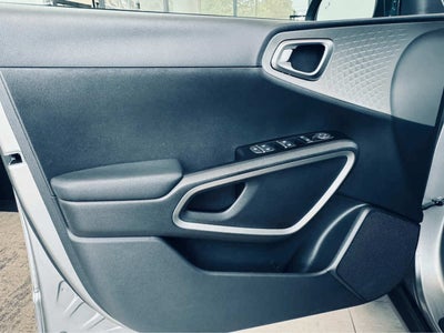2023 Kia Soul LX IVT
