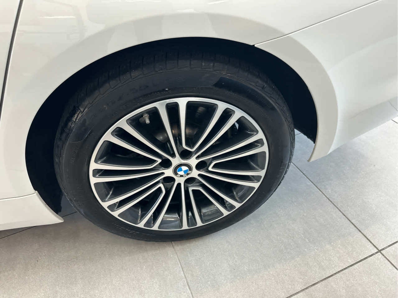 2019 BMW 5 Series 530i xDrive Sedan