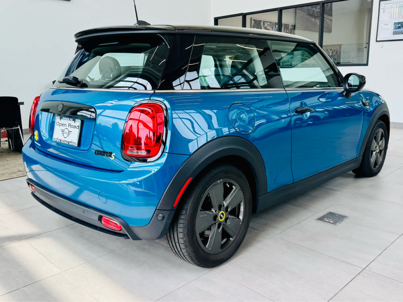 2024 MINI HARDTOP 2 DOOR Cooper SE FWD