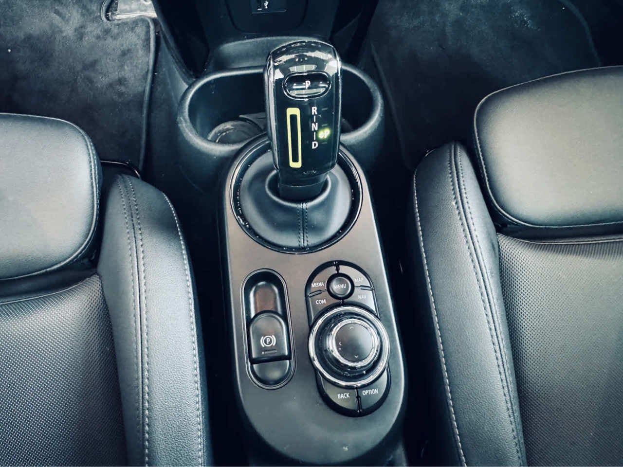 2024 MINI HARDTOP 2 DOOR Cooper SE FWD