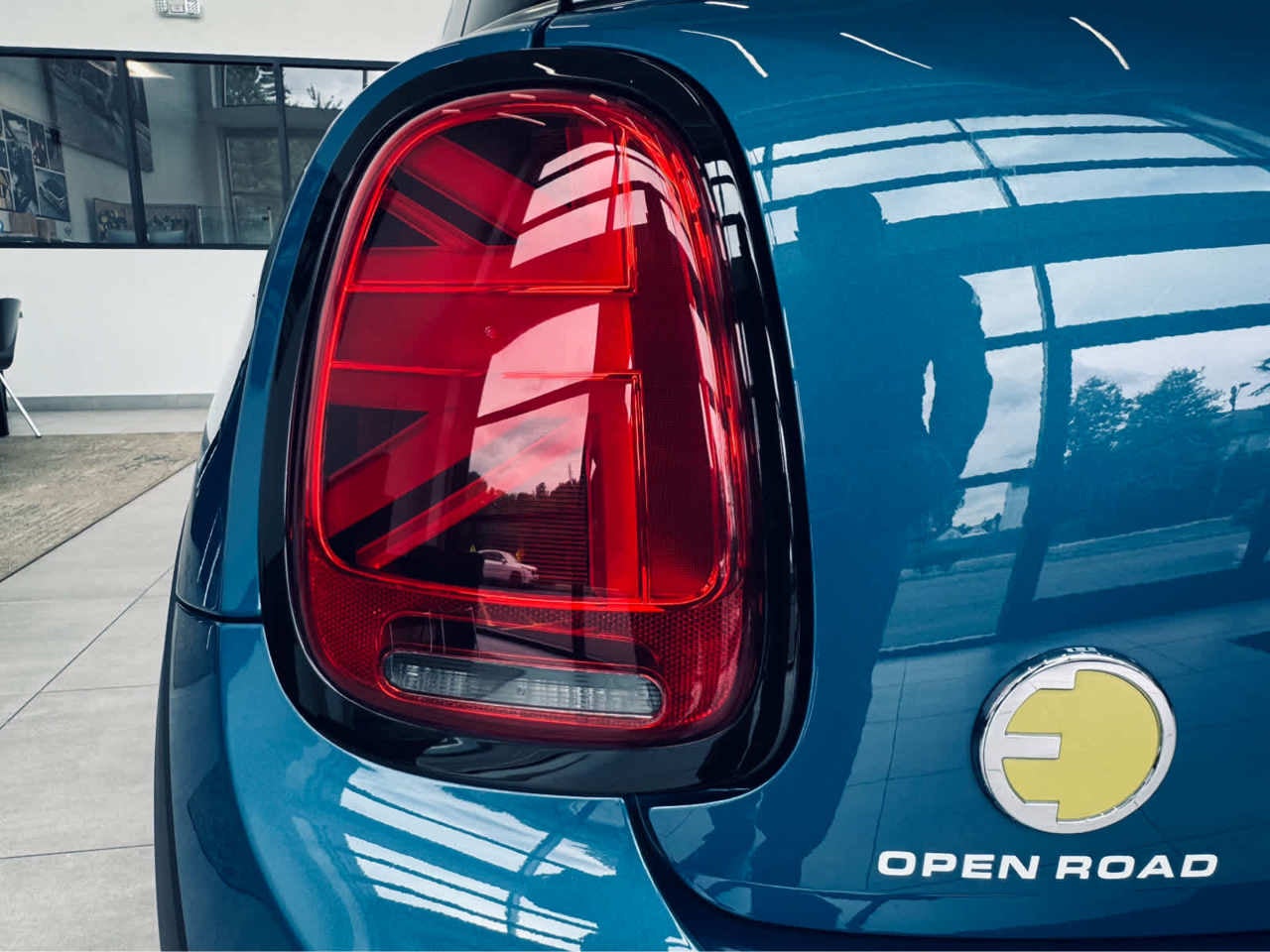 2024 MINI HARDTOP 2 DOOR Cooper SE FWD