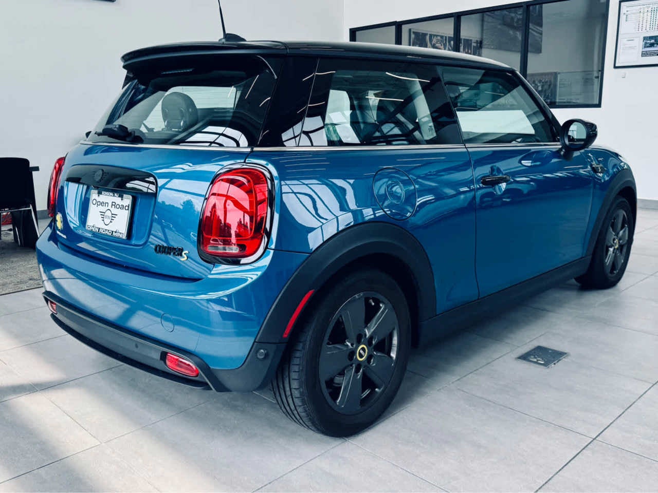 2024 MINI HARDTOP 2 DOOR Cooper SE FWD