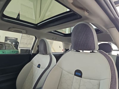2025 MINI HARDTOP 2 DOOR C Signature Trim FWD