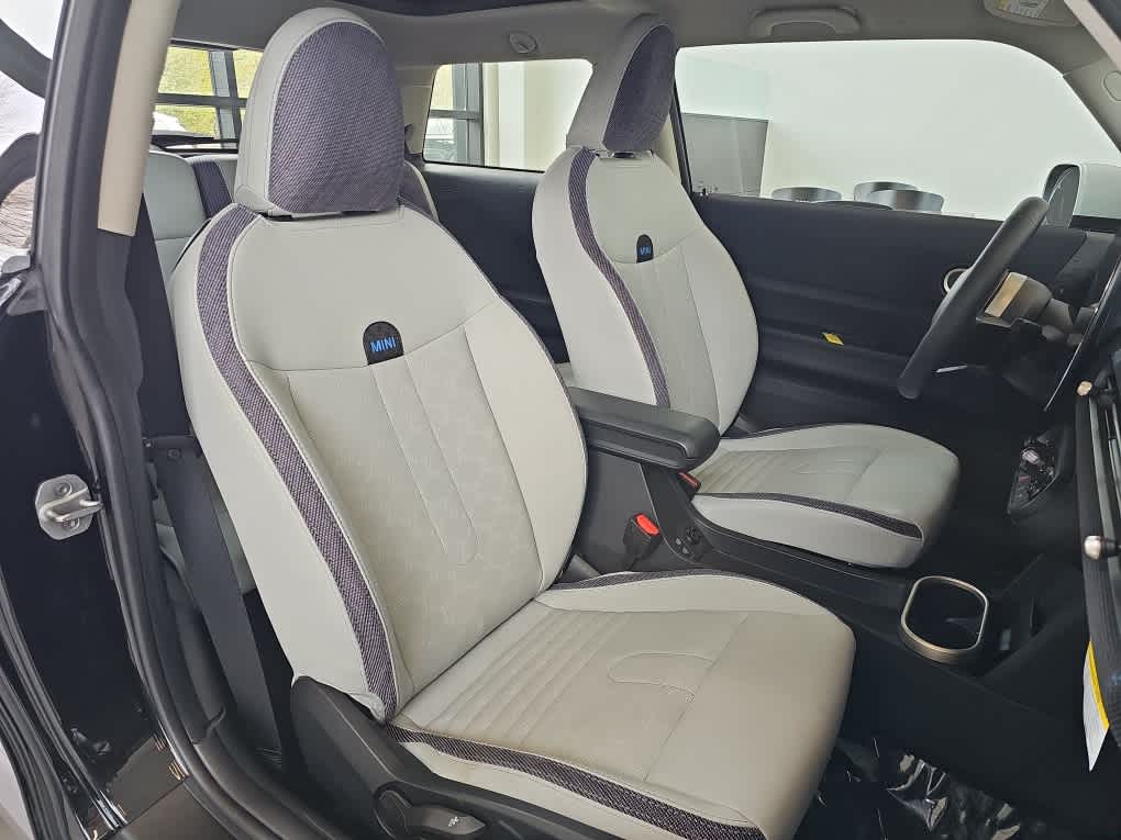 2025 MINI HARDTOP 2 DOOR C Signature Trim FWD