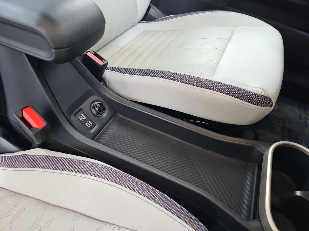 2025 MINI HARDTOP 2 DOOR C Signature Trim FWD