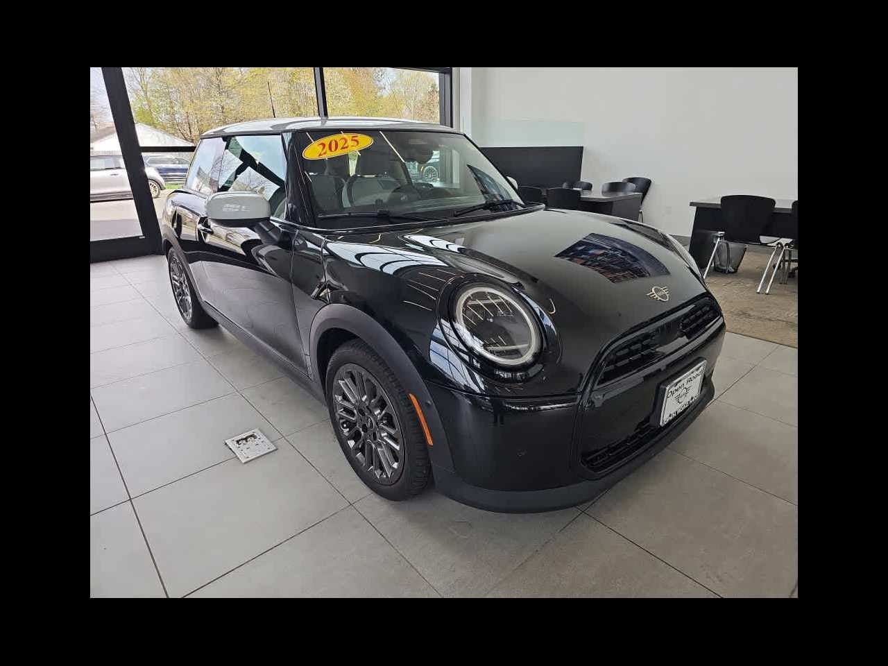 2025 MINI HARDTOP 2 DOOR C Signature Trim FWD