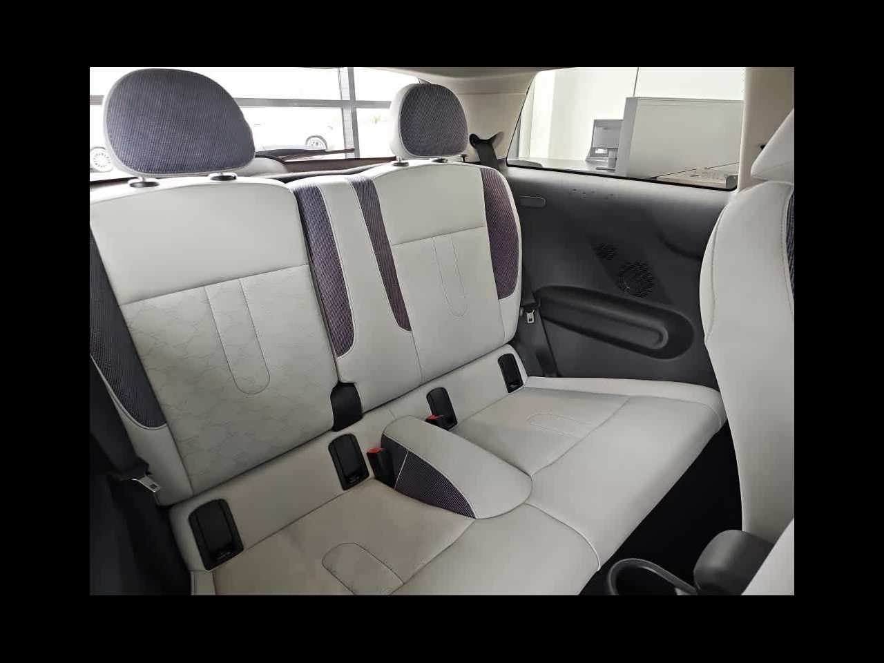 2025 MINI HARDTOP 2 DOOR C Signature Trim FWD