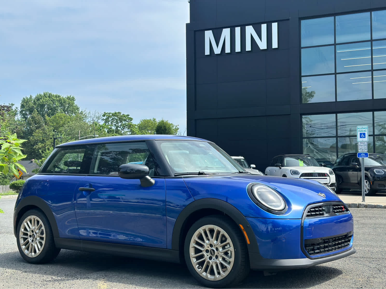 2025 MINI HARDTOP 2 DOOR SIGNATURE PLUS