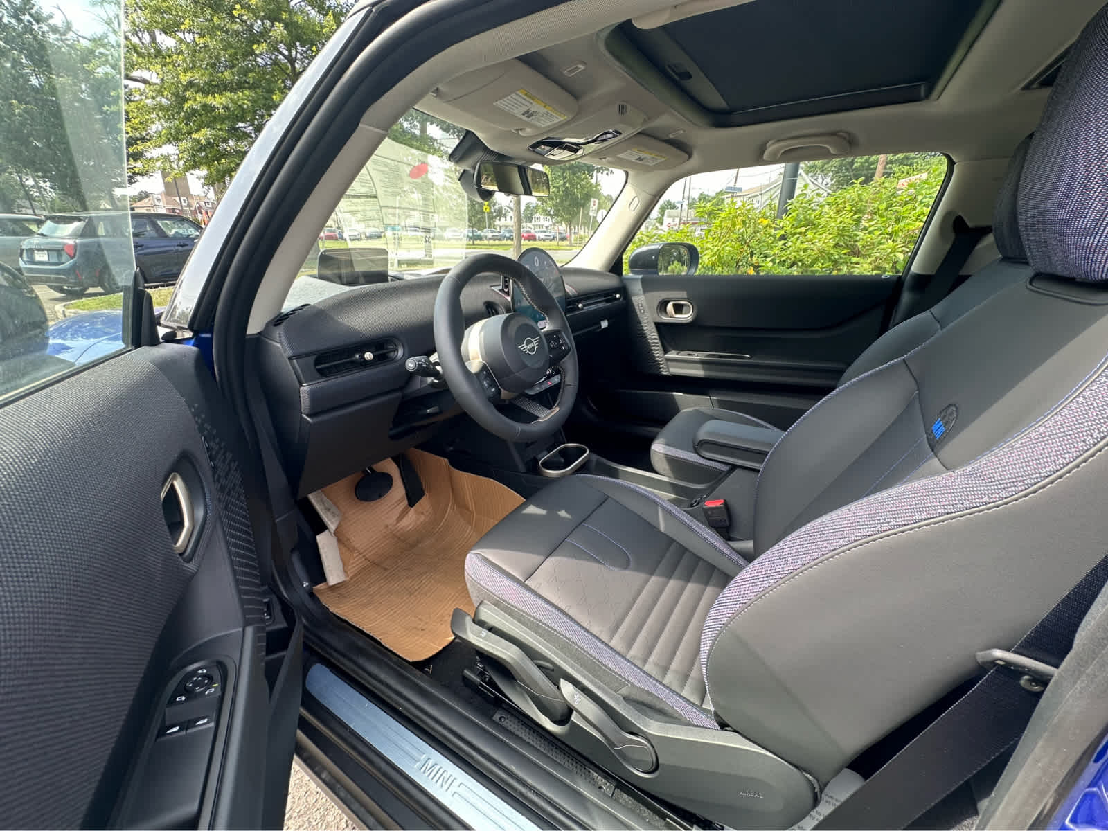 2025 MINI HARDTOP 2 DOOR SIGNATURE PLUS