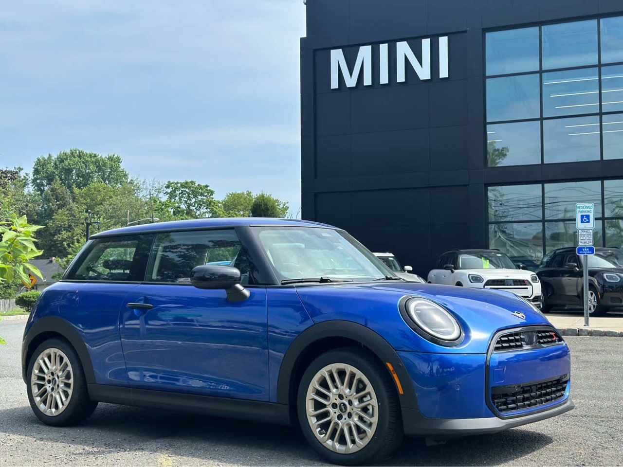 2025 MINI HARDTOP 2 DOOR SIGNATURE PLUS