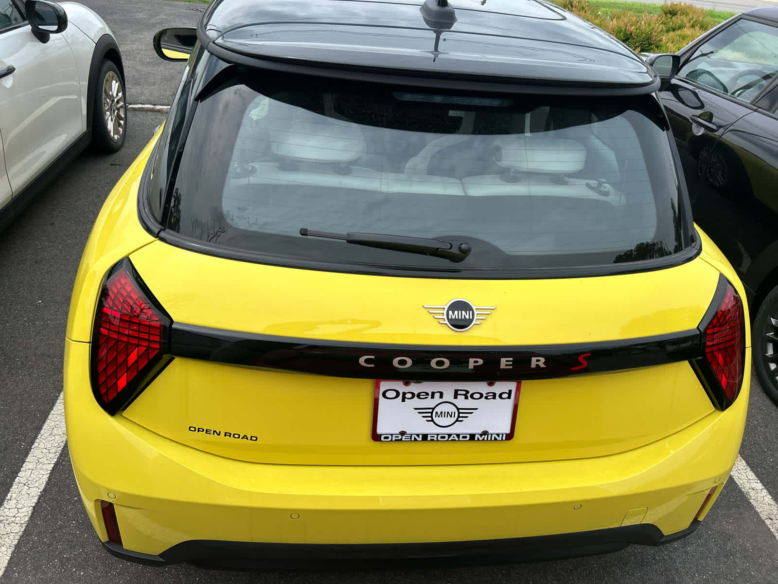 2025 MINI HARDTOP 2 DOOR SIGNATURE PLUS