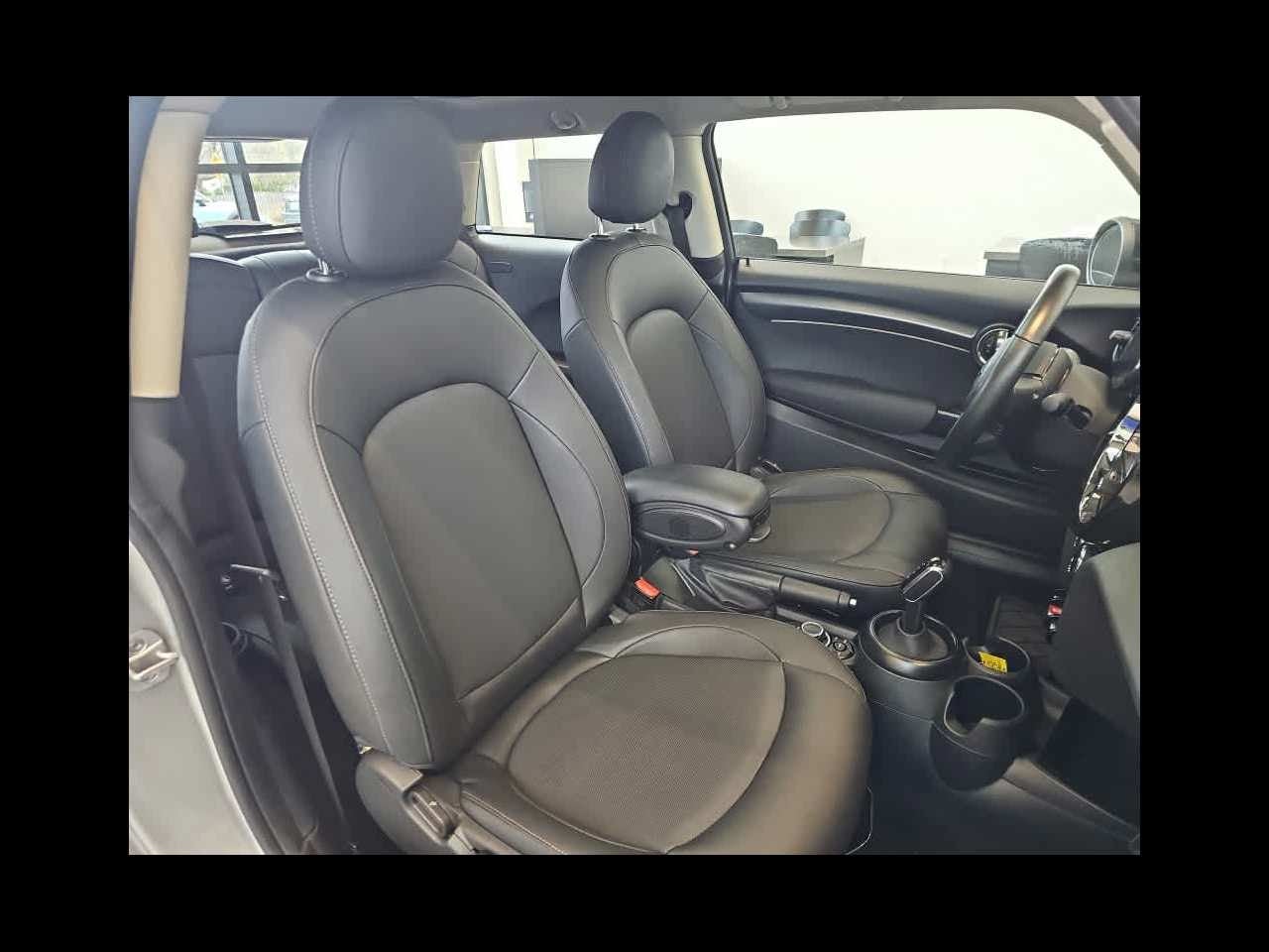 2024 MINI HARDTOP 2 DOOR Cooper FWD