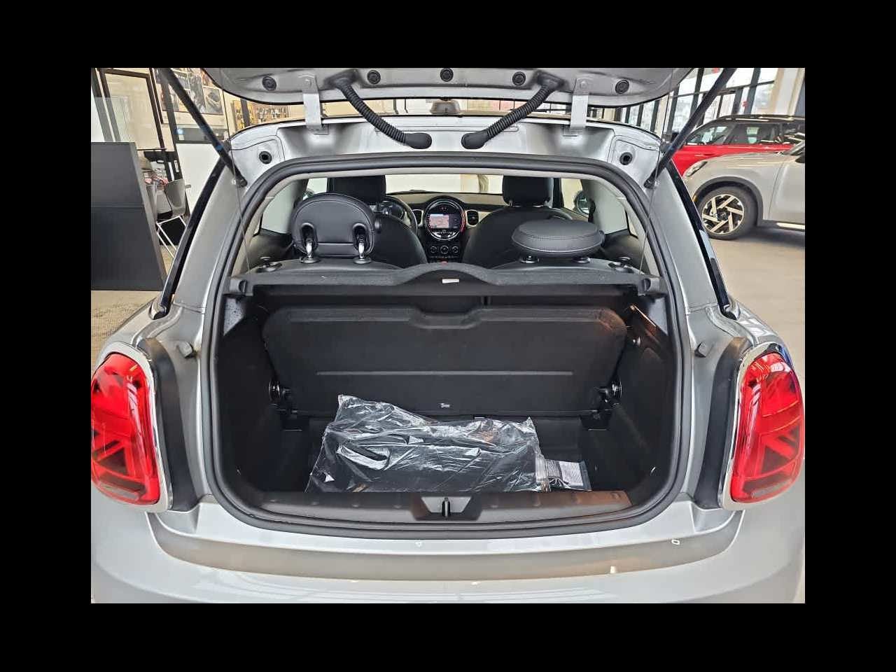 2024 MINI HARDTOP 2 DOOR Cooper FWD